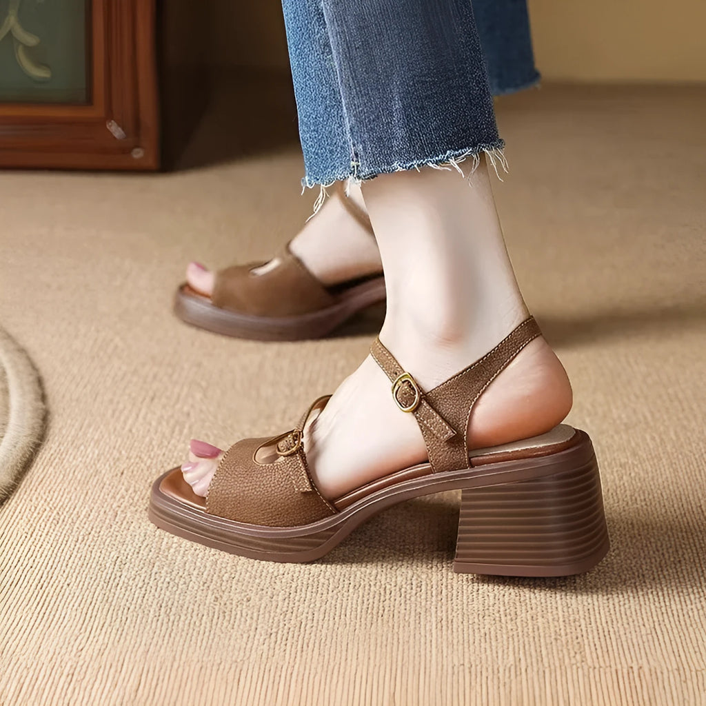 Women's open toe square toe platform sandals in retro design with rubber sole