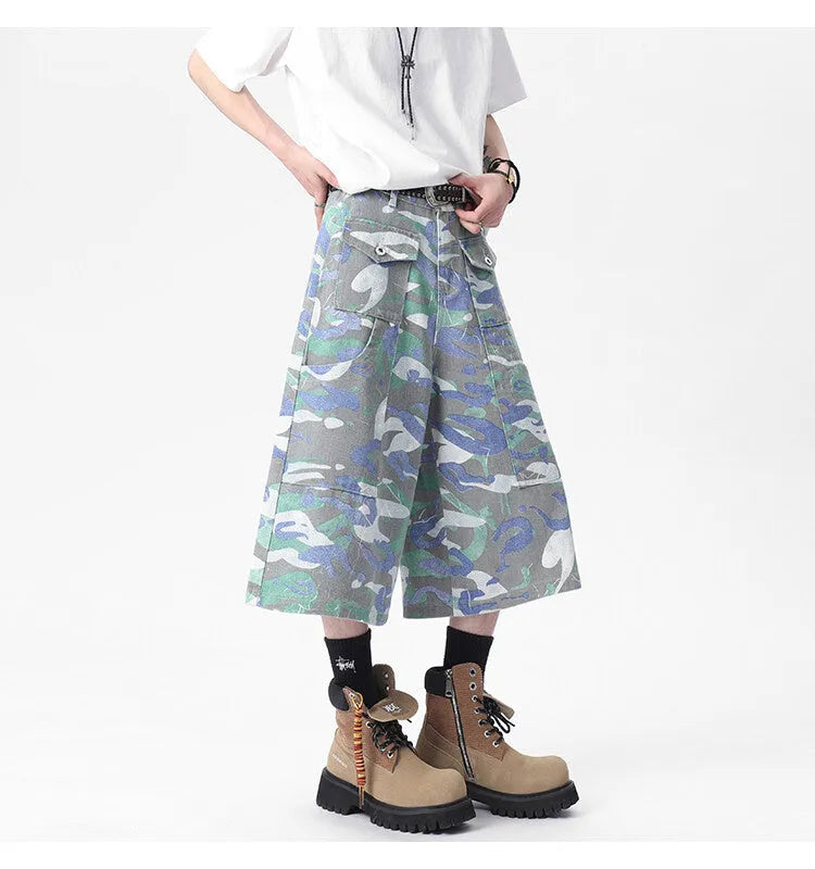 Cropped straight-leg camouflage cotton work trousers with a front pocket and zip fly.