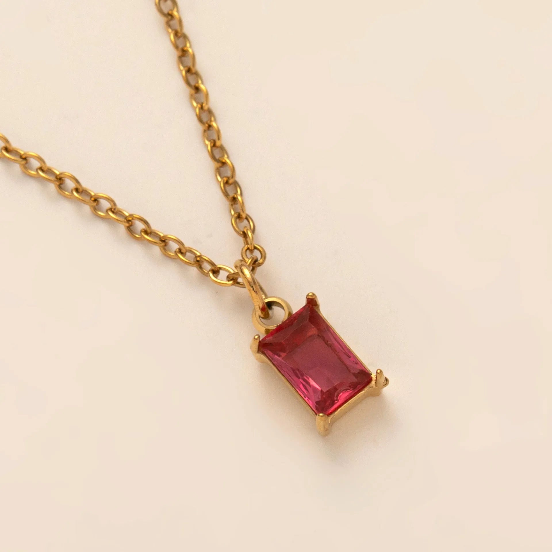 Titanium steel necklace with geometric rectangular birthstone pendant and O-link chain on unisex collarbone length 41-50cm