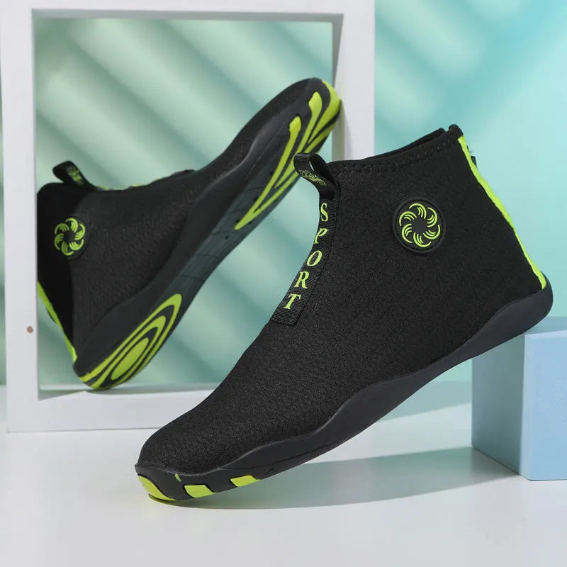 Casual mid-top beach shoes in mesh fabric with a rubber sole, shown in black and fluorescent green colour.