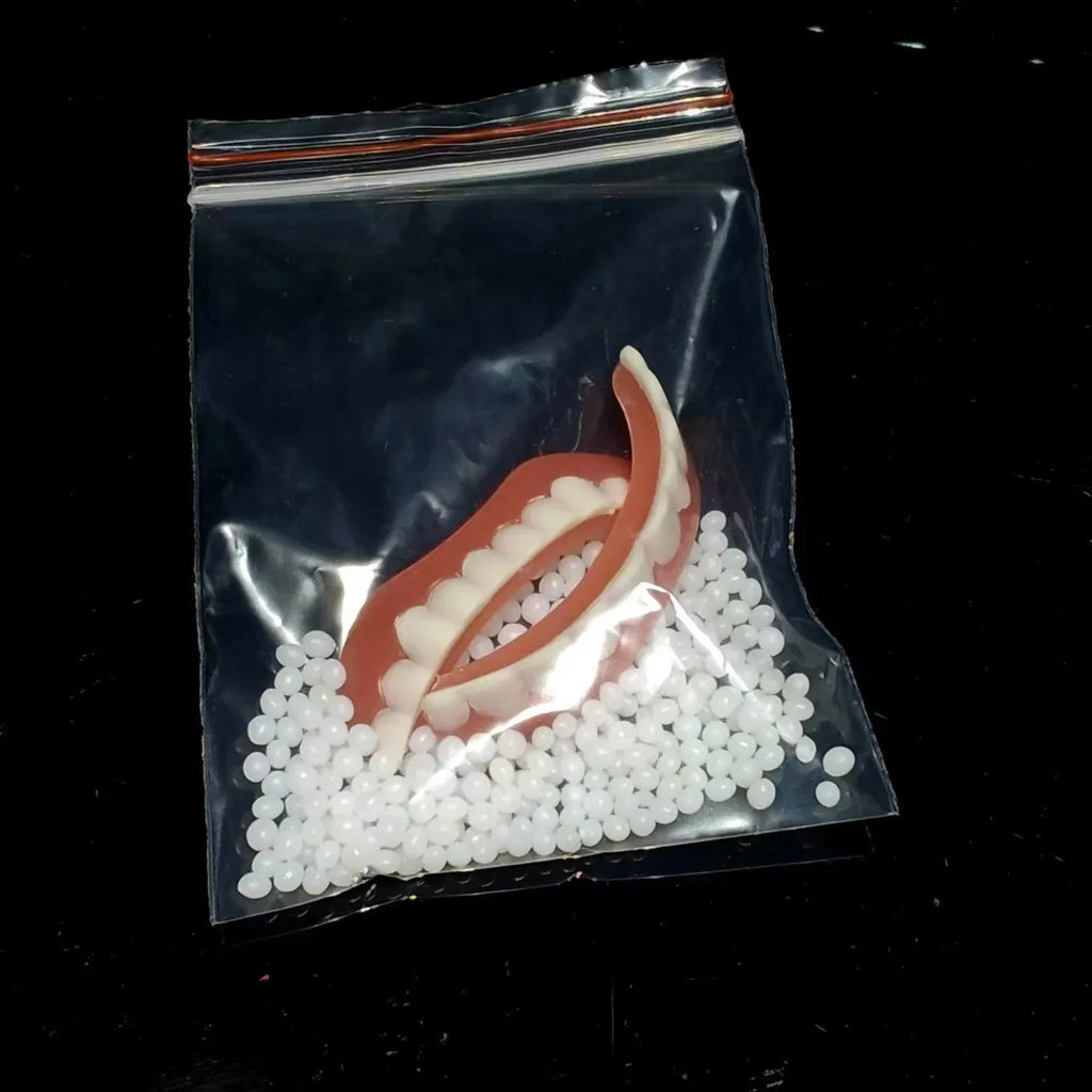 Silicone simulation smile dentures for dental training with upper and lower teeth models