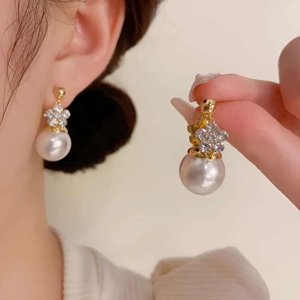 Korean style double-sided flower pearl ear clips with real gold plating on copper, gold colour, women's clip-on earrings