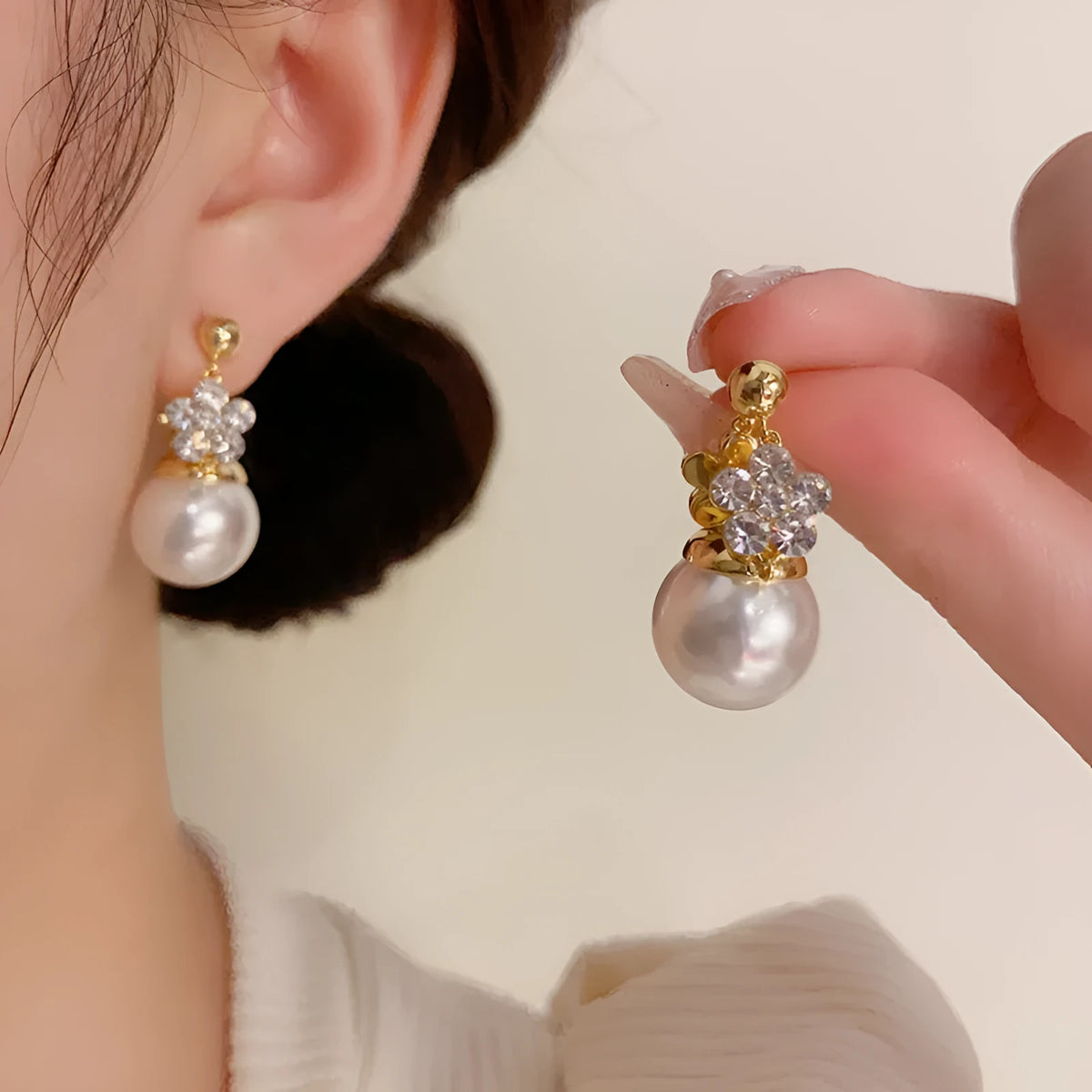 Korean style double-sided flower pearl ear clips with real gold plating on copper, gold colour, women's clip-on earrings