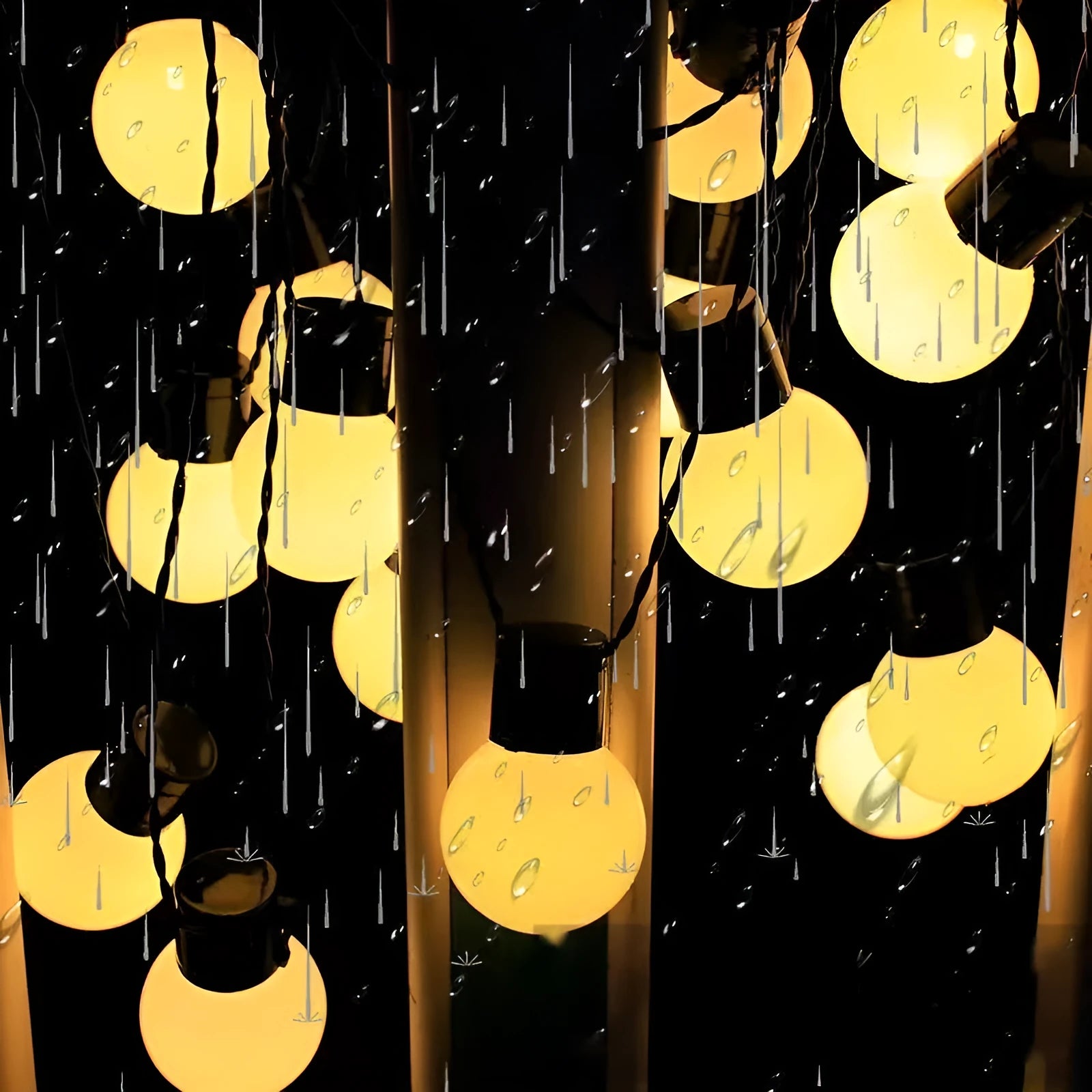 Outdoor solar string lights with 40 plastic bulbs on a 10m string, IP42 rated, for garden and patio decoration