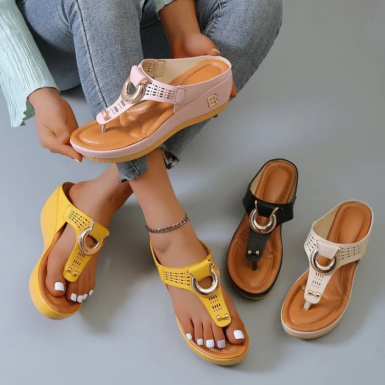 Women's wedge thong sandals with 3-5cm heel, PU upper, rubber sole, and metal decorative detail