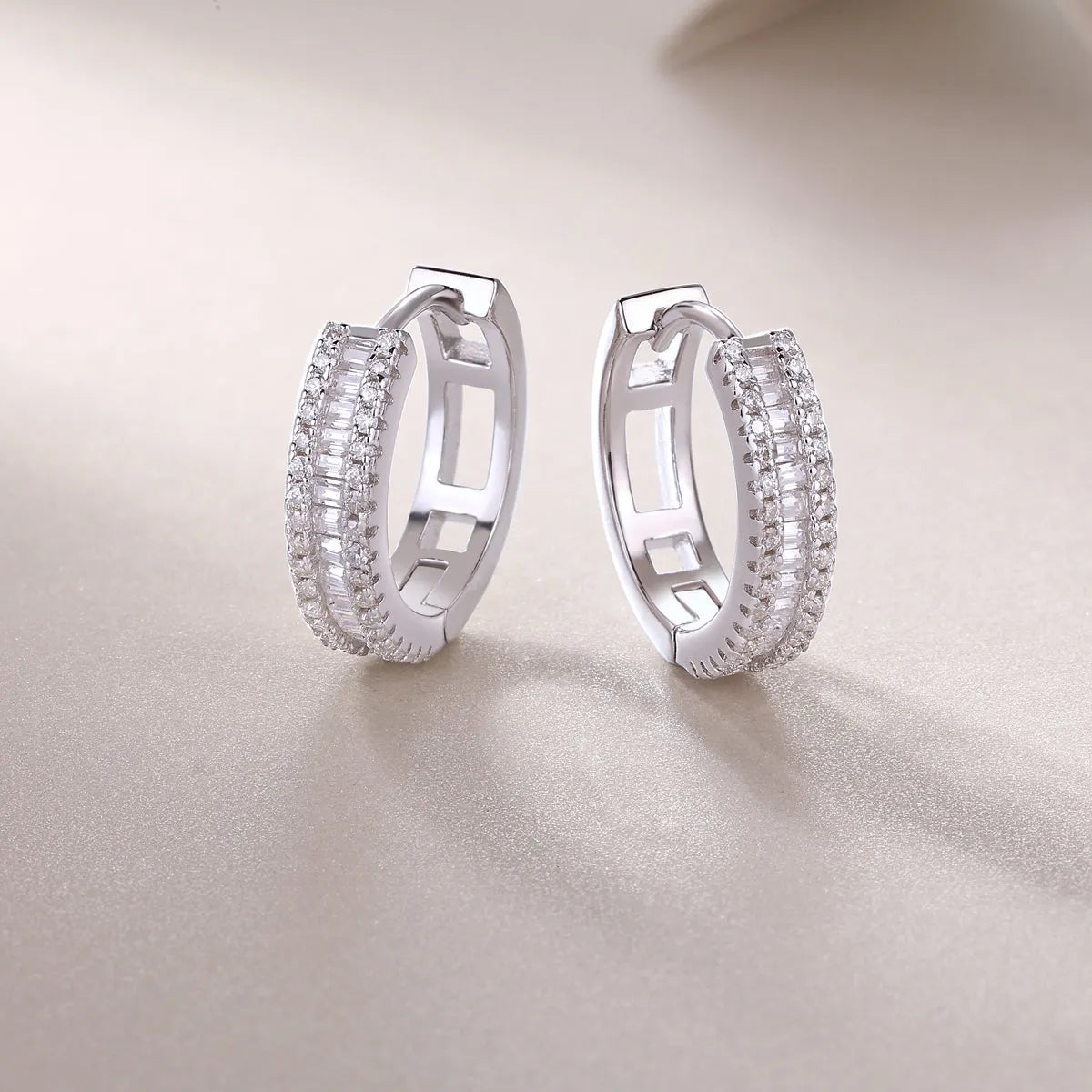 Moissanite stud earrings in S925 silver with platinum plating, 4g pair, gold, platinum or rose gold, gift box