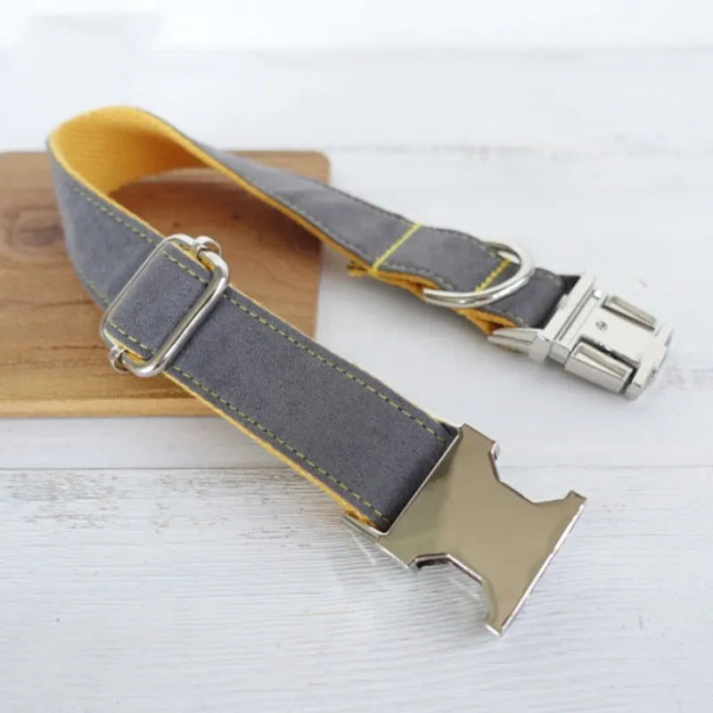Retractable dog collar in bubble colour made from polyester, available in sizes XS to XL