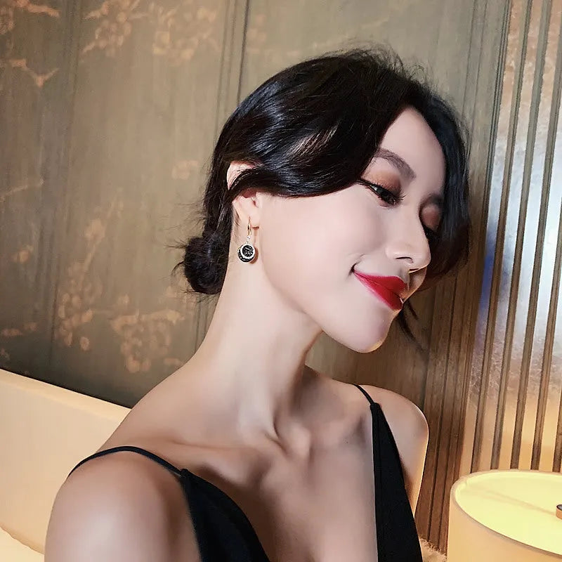 Black geometric round alloy earrings with retro Hong Kong style, 3.6cm length