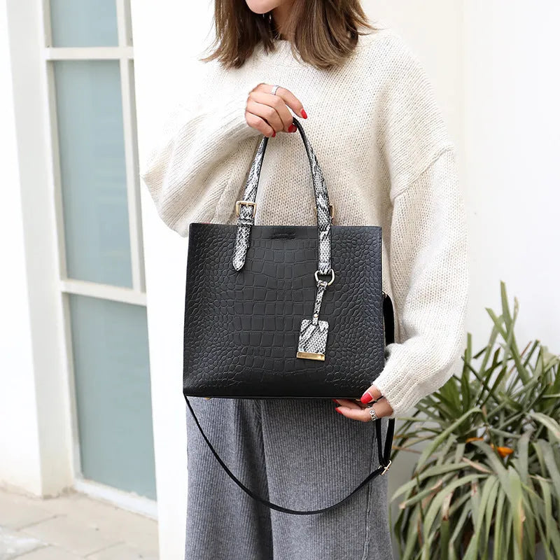 Women's diagonal cross body PU bag, 25x29x10cm stone tote in black with crocodile pattern