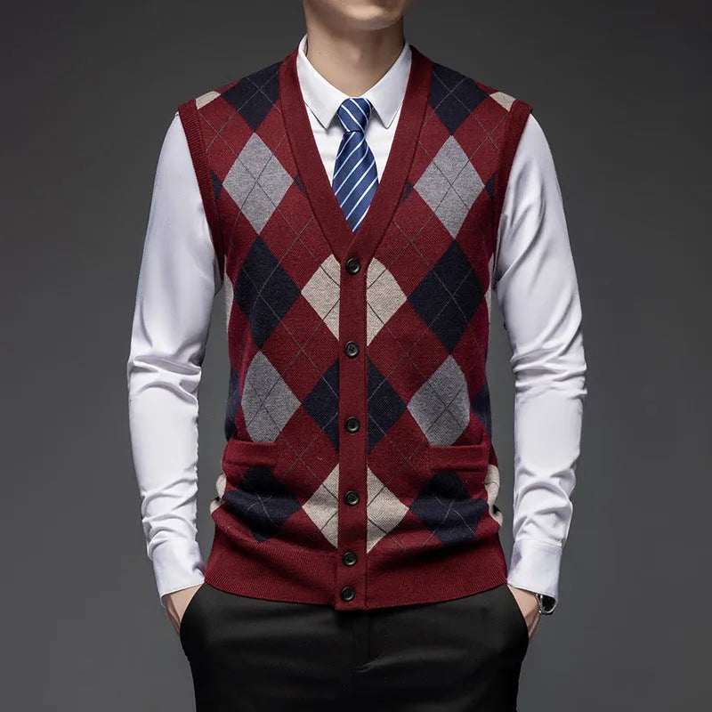 Men's knitted sleeveless V-neck vest in light camel with two front pockets, cotton blend jacquard fabric