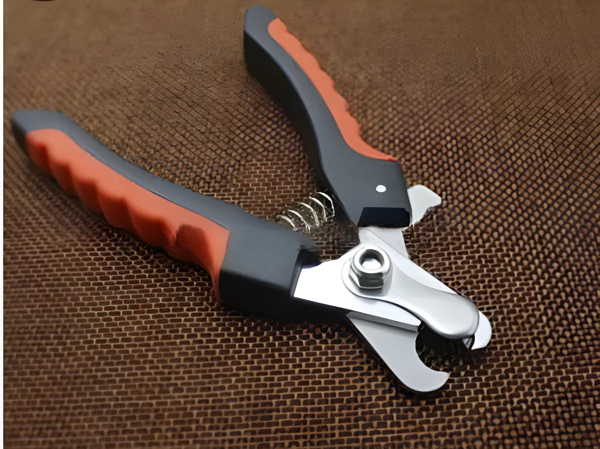 Pet nail clipper for dogs and cats, 12.3 cm handheld claw trimming tool, item HF 85647