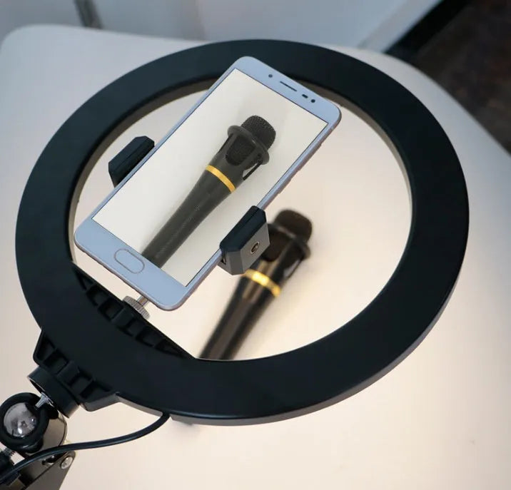 Lazy mobile phone bracket on desktop with cantilever tilt for multi-angle shooting
