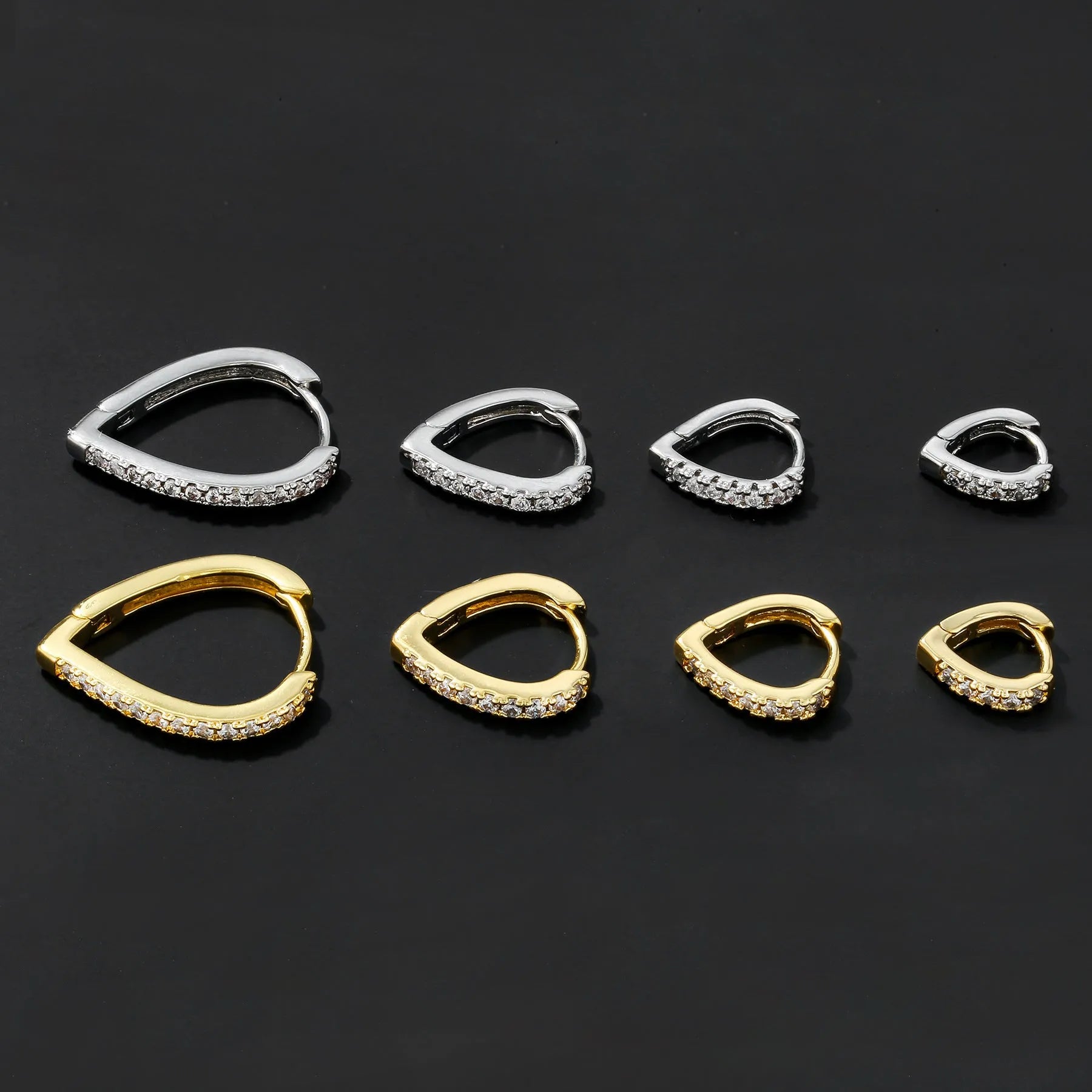 Geometric love heart shaped copper ear clip with electroplated gold finish in net red wind style.