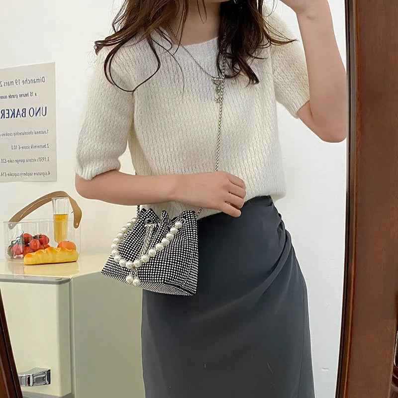 Women's diamond pattern PU leather crossbody bag with chain shoulder strap