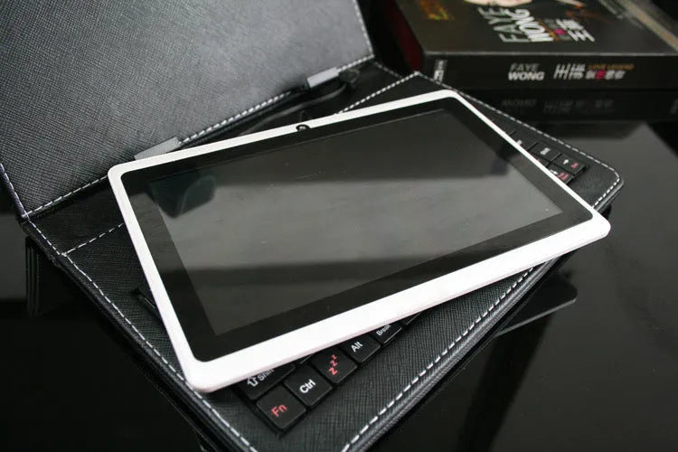 7-inch Android tablet in plastic body, 20.0 cm x 10.0 cm x 5.0 cm, with Wi-Fi, Bluetooth, dual camera, and eight colour options