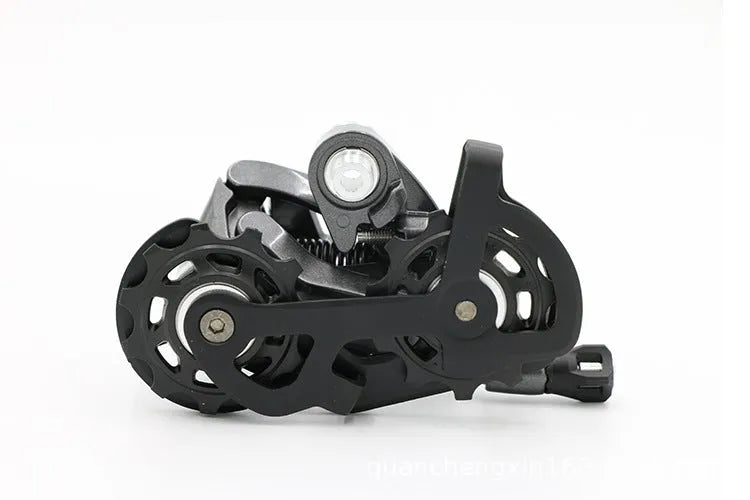 Road bike aluminium transmission kit with scattered beads, pendant and chain components