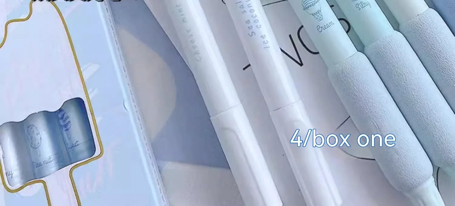 Set of four double-headed highlighters with 0.5mm fine tips and chisel tips in neutral colours.