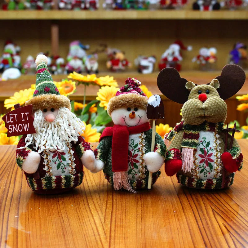 Red, green, and white flannel Christmas snowman wall hanging decoration measuring 18 by 13 cm