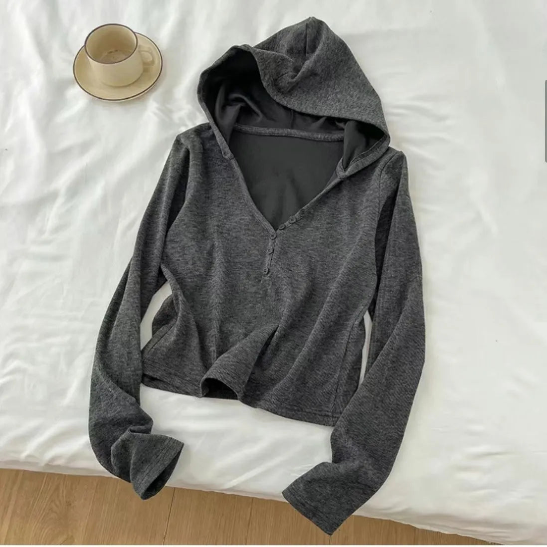 Grey Korean style three-piece women's sports suit set with long-sleeve princess top, shorts, and vest, sizes L to 4XL.