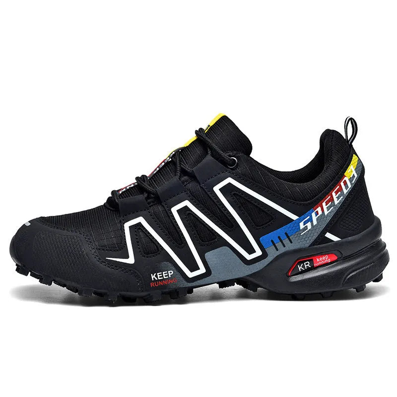 Men's synthetic leather casual running trainers with mesh lining in black and white colour