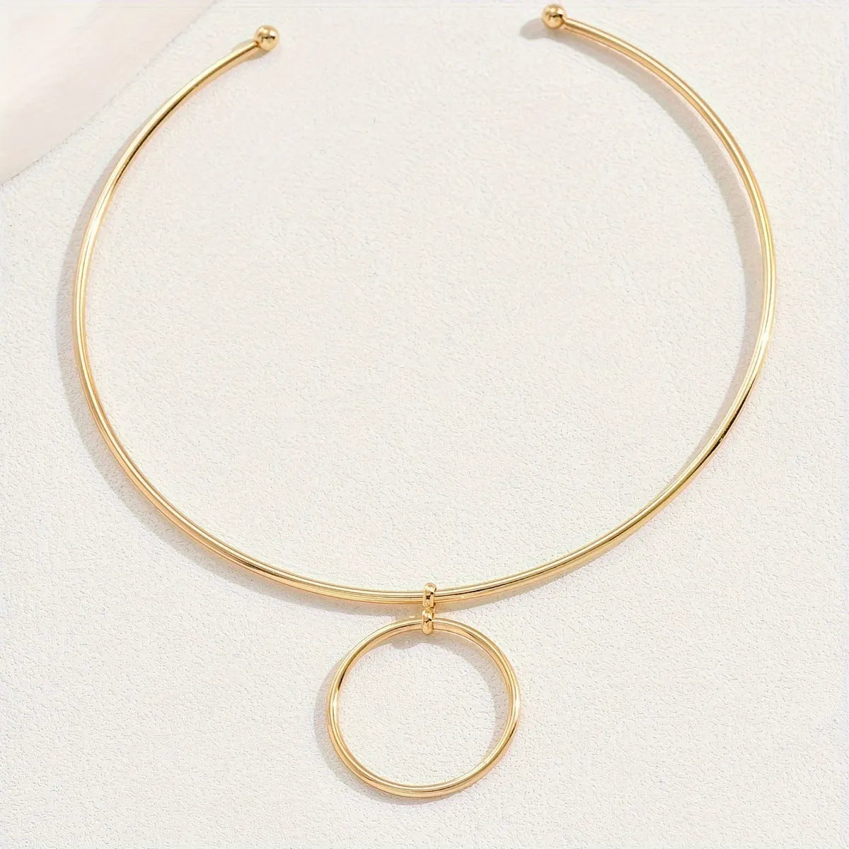 Gold metal geometric round pendant choker necklace on women link chain copper base