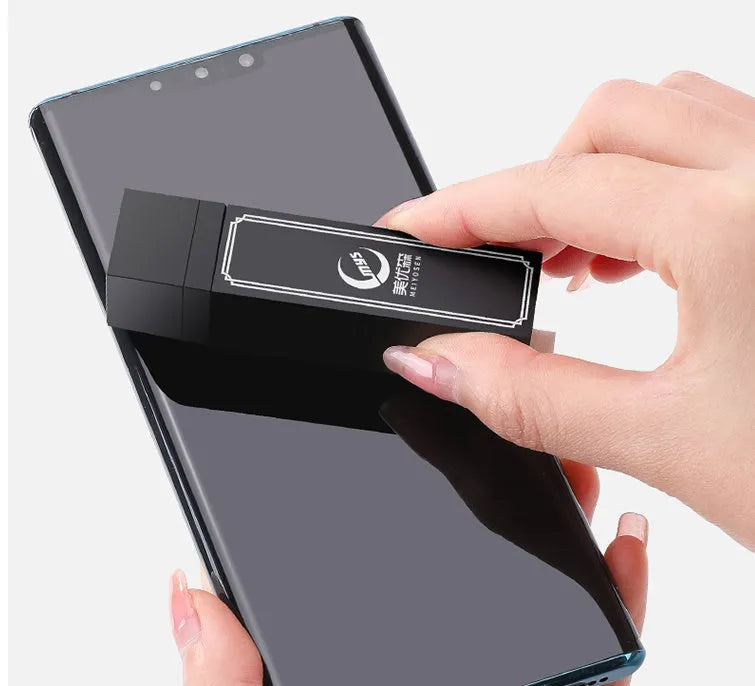 40 disposable antibacterial screen cleaner sheets in portable black case for mobile phones