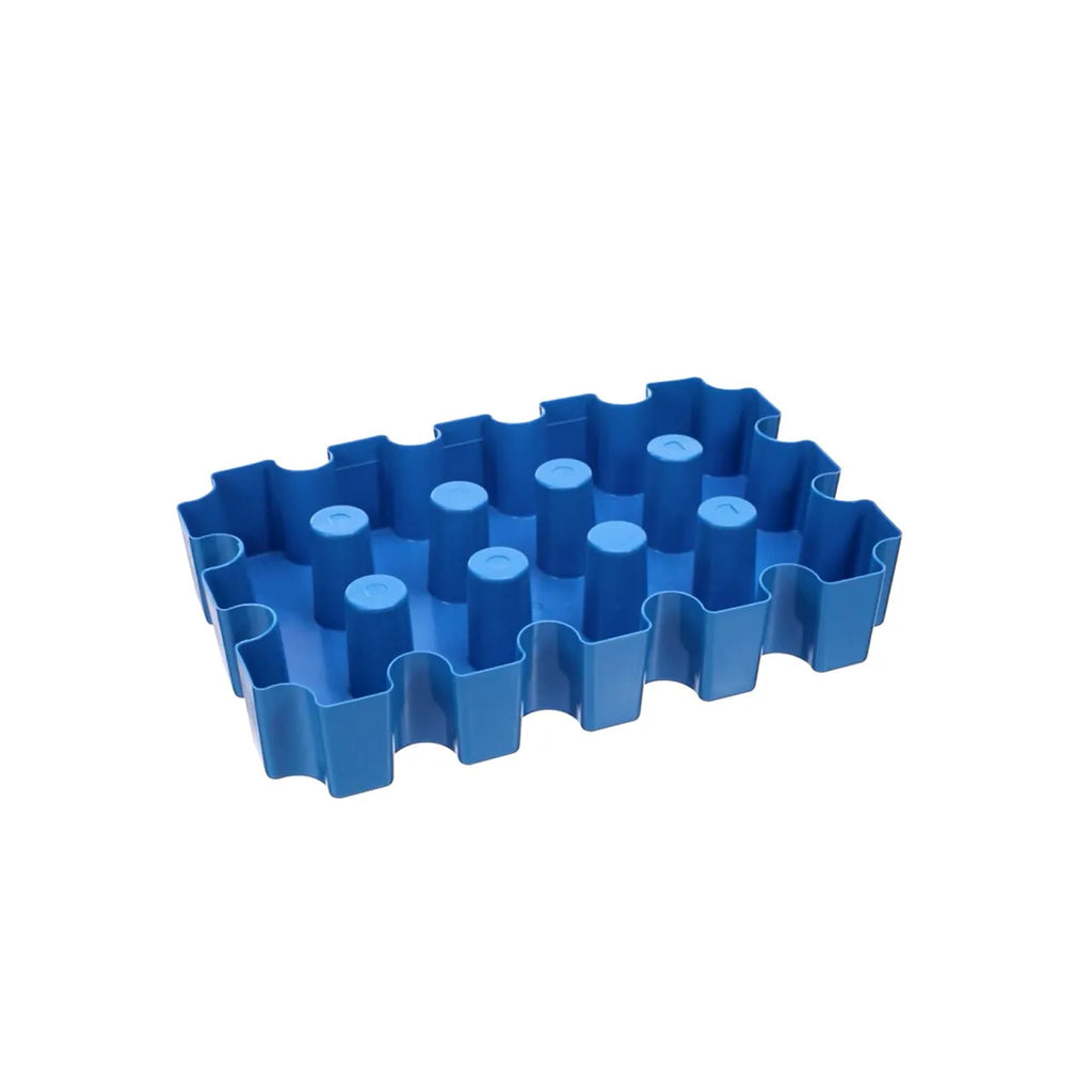 Blue plastic outdoor ice maker tray for camping and barbecues, dimensions 34x22x6 cm