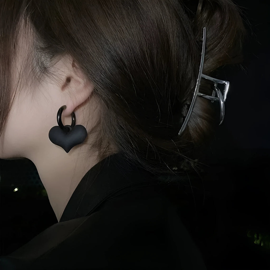 Black heart earrings with glass inlay in Korean love heart style, one pair