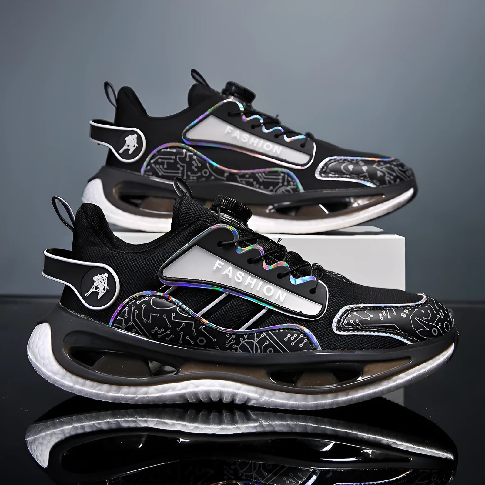 Men's low-top mesh sports shoes in solid colours with elastic band and popcorn TPU sole.