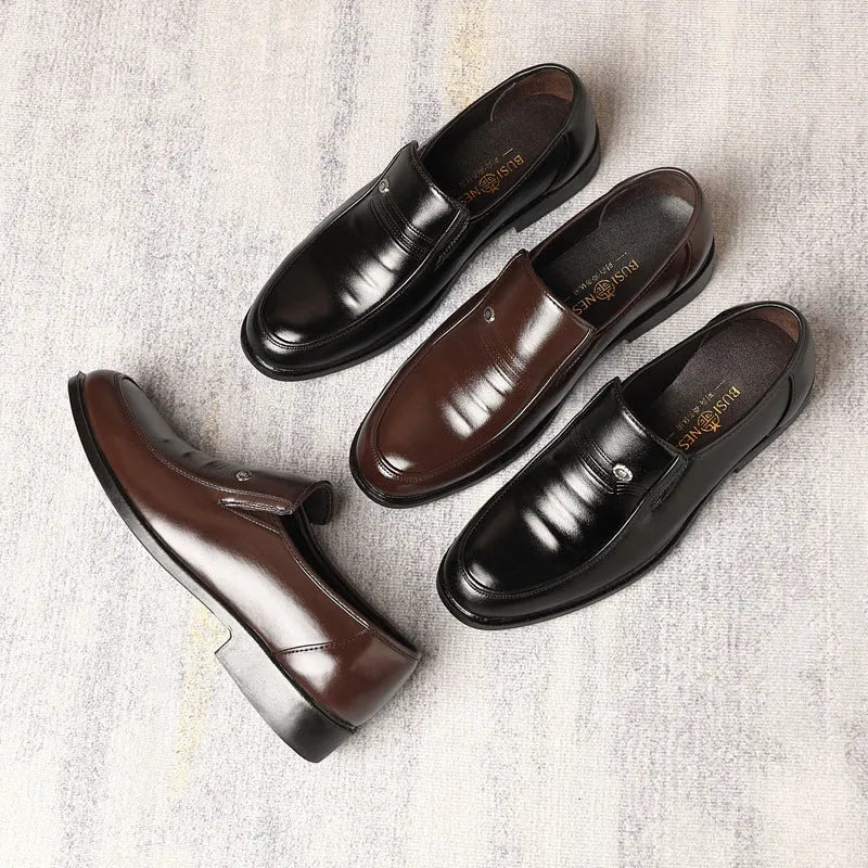 Men's black plus size casual shoes with PU upper, rubber sole, and sewing thread detailing