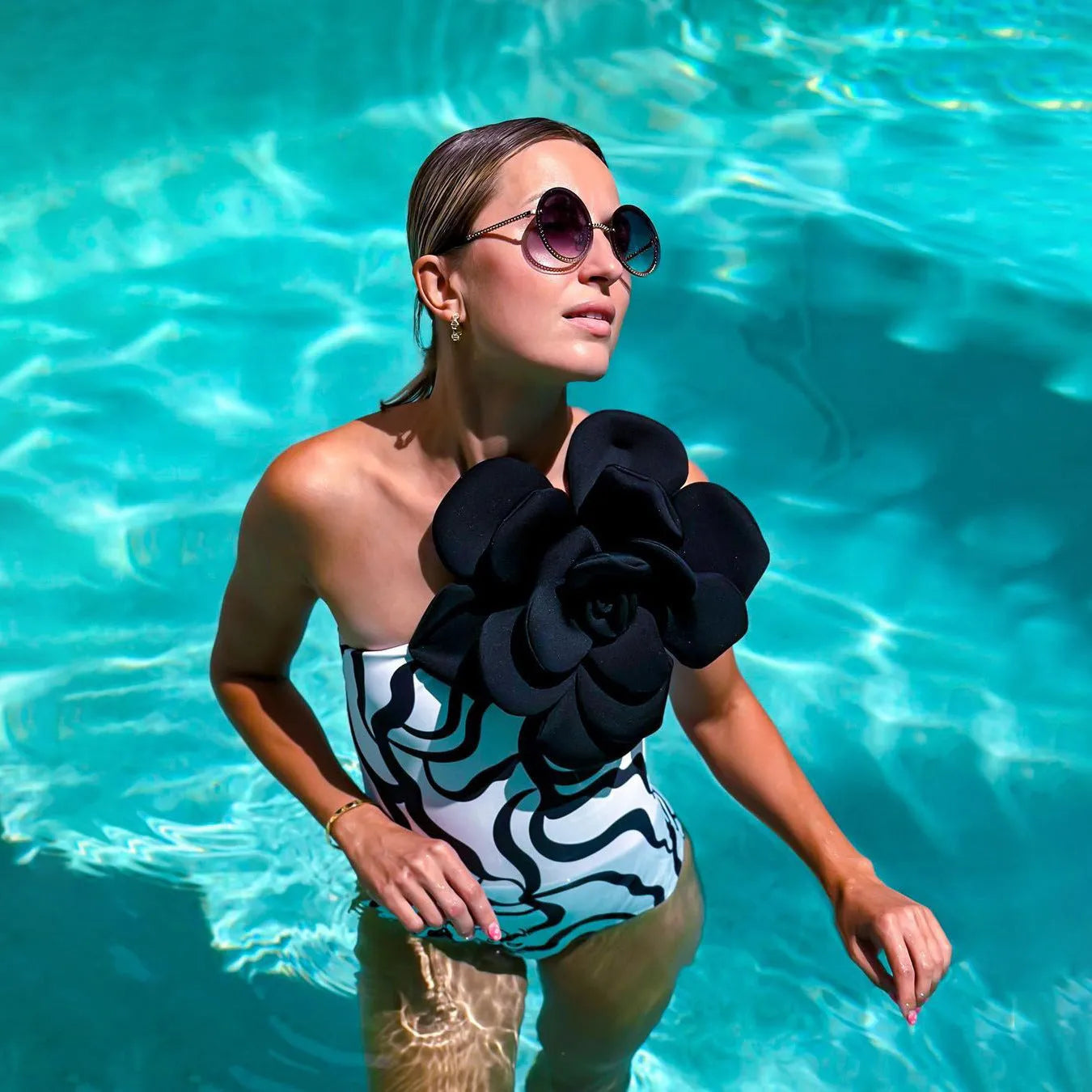 Women's one-piece swimsuit with three-dimensional flower design in European American style