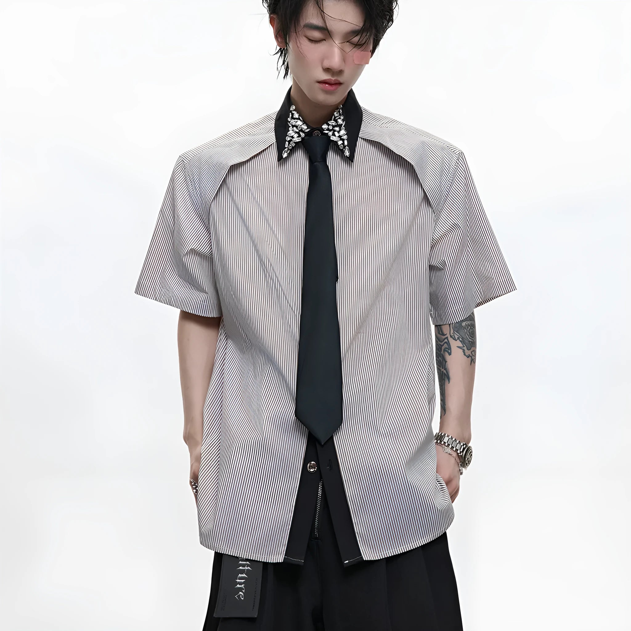 Men's diamond tie dual-colour patchwork striped shirt in loose fit with flip collar