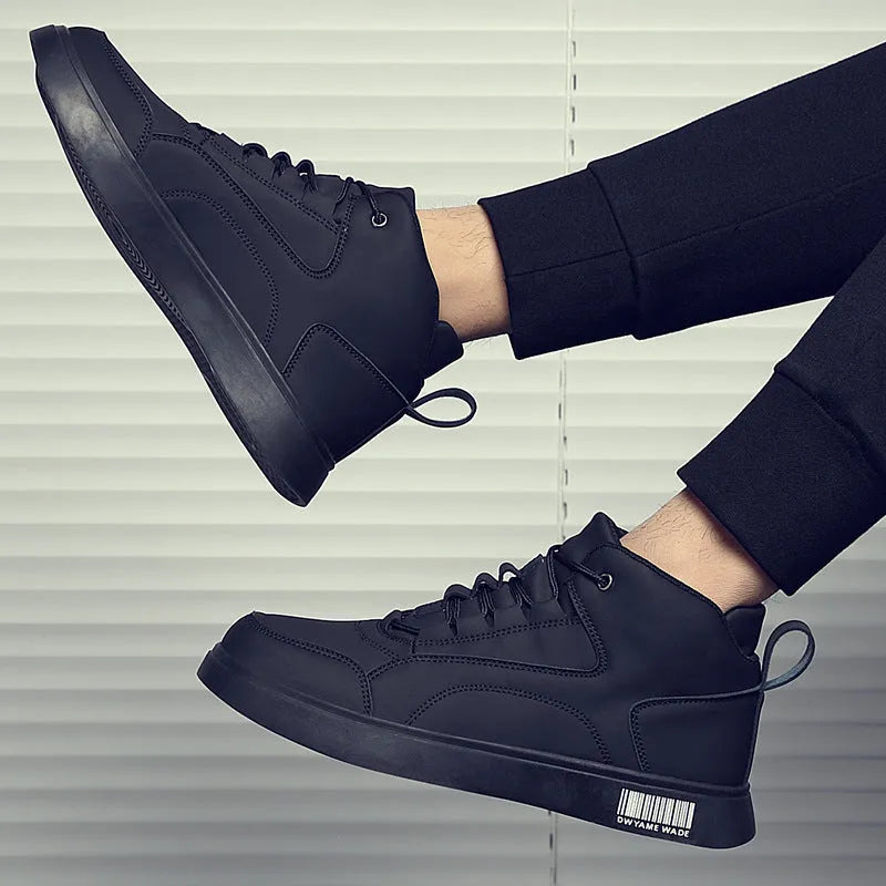 Men's white mid-top casual board shoes with round toe and lace-up design
