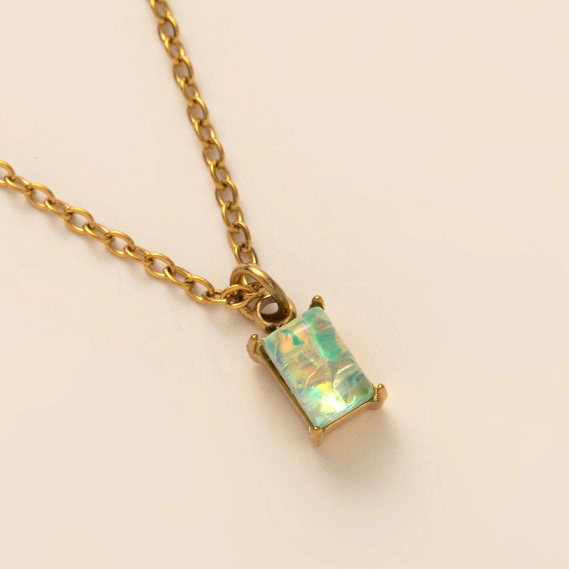 Titanium steel necklace with geometric rectangular birthstone pendant and O-link chain on unisex collarbone length 41-50cm