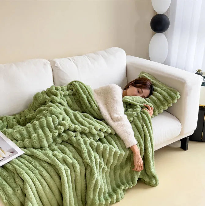 Soft Wind bubble velvet double-sided thickening polyester blanket in solid colour