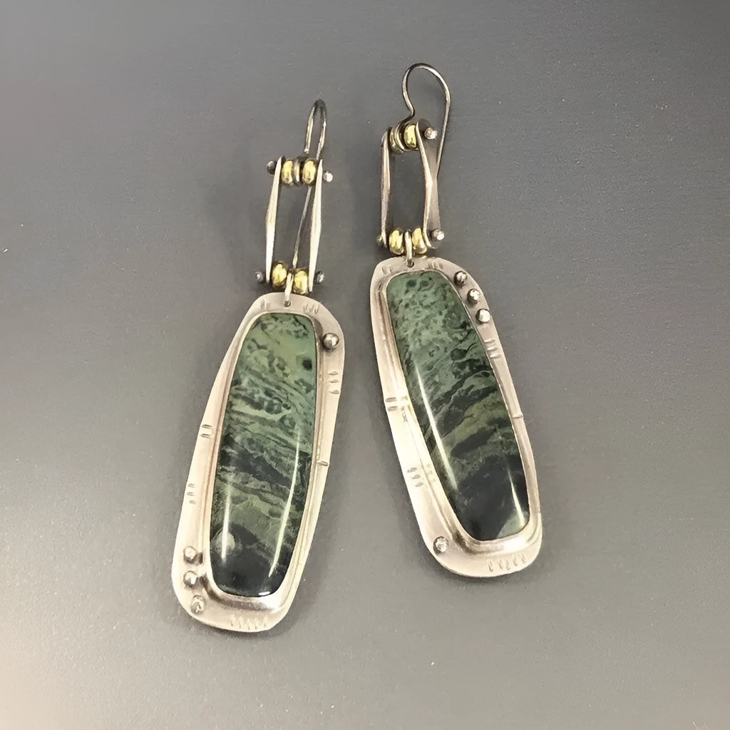Geometric drop earrings with two-colour marble pattern in alloy material