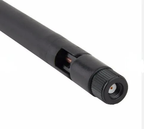2.4Ghz 5dB wireless intensifier with flexible rubber antenna and SMA male connector.