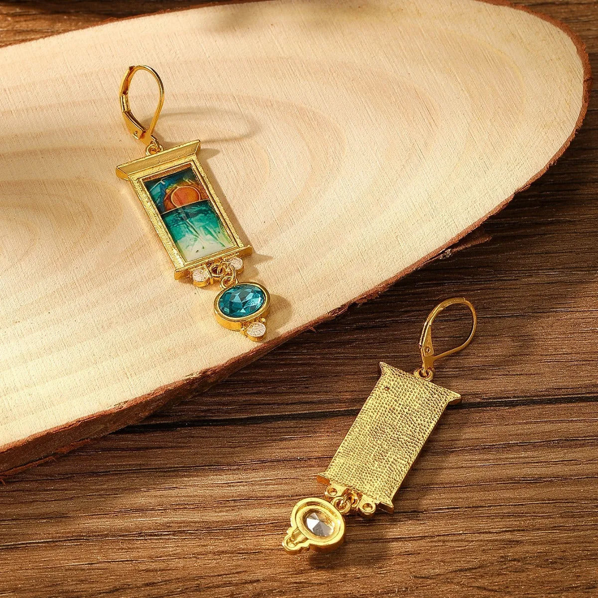 Gold retro simple and exaggerated earrings made from alloy with electroplating, one pair