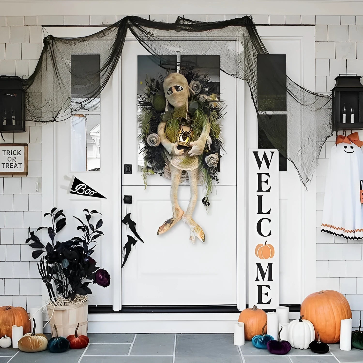 Mummy Halloween wreath with skeleton hands on a door, three dimensional plastic 46cm