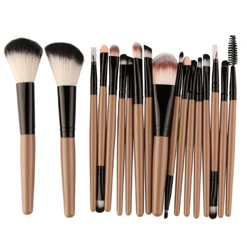 MAANGE 18-piece makeup brush set with fan brush displayed in clear hard storage case with individual slots.