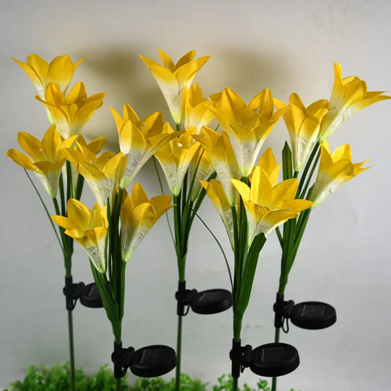 Flower-shaped solar garden lantern with decorative petals and 850mm height for outdoor courtyard decoration