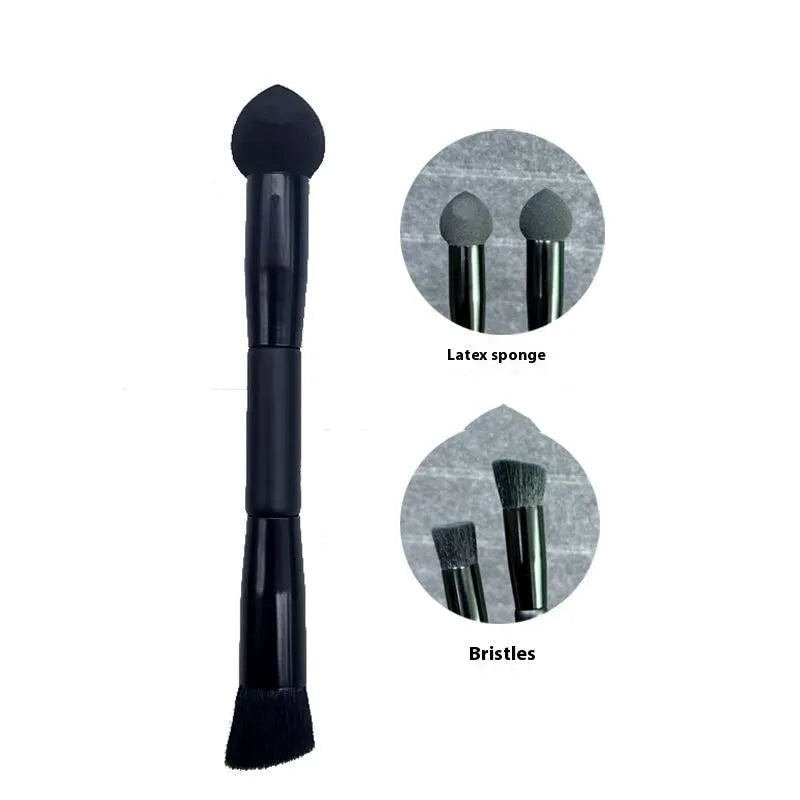 Black sponge tip concealer brush with wooden handle for dark circle makeup application