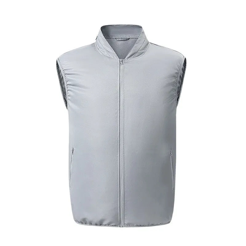 Men's outdoor cooling vest with fan and power bank in camouflage colour on a model for summer workwear