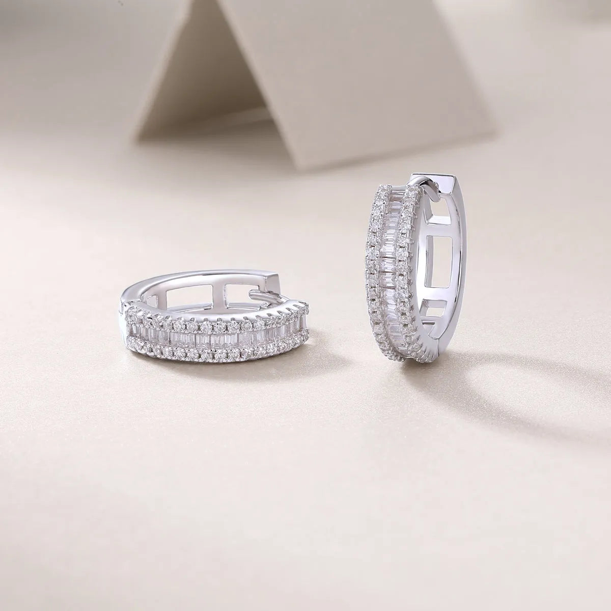 Moissanite stud earrings in S925 silver with platinum plating, 4g pair, gold, platinum or rose gold, gift box