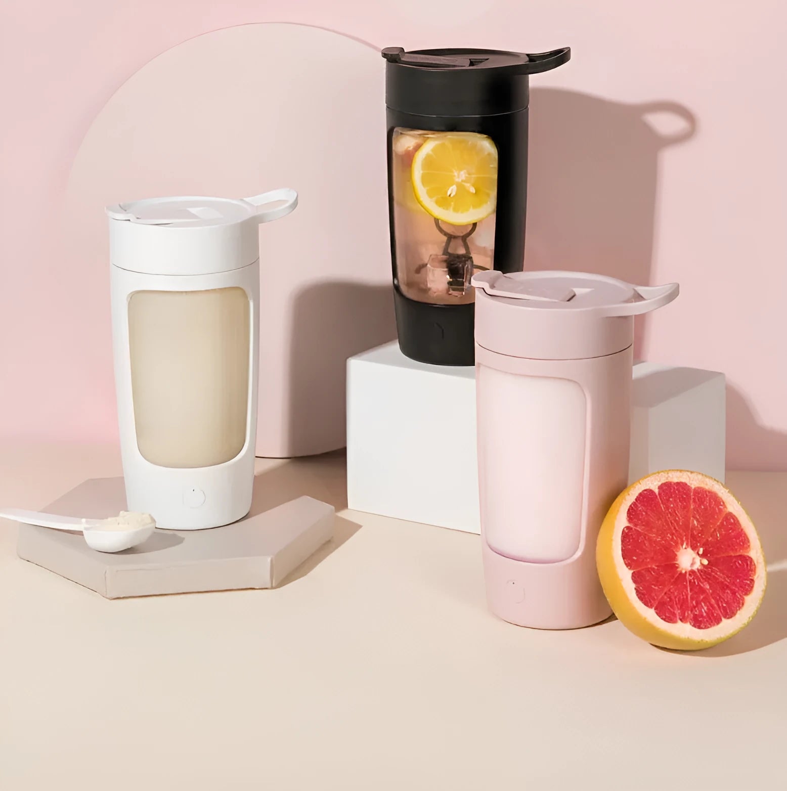 Portable battery-powered juice blender with 650ml mixing cup in black, blue, pink, or white colour.