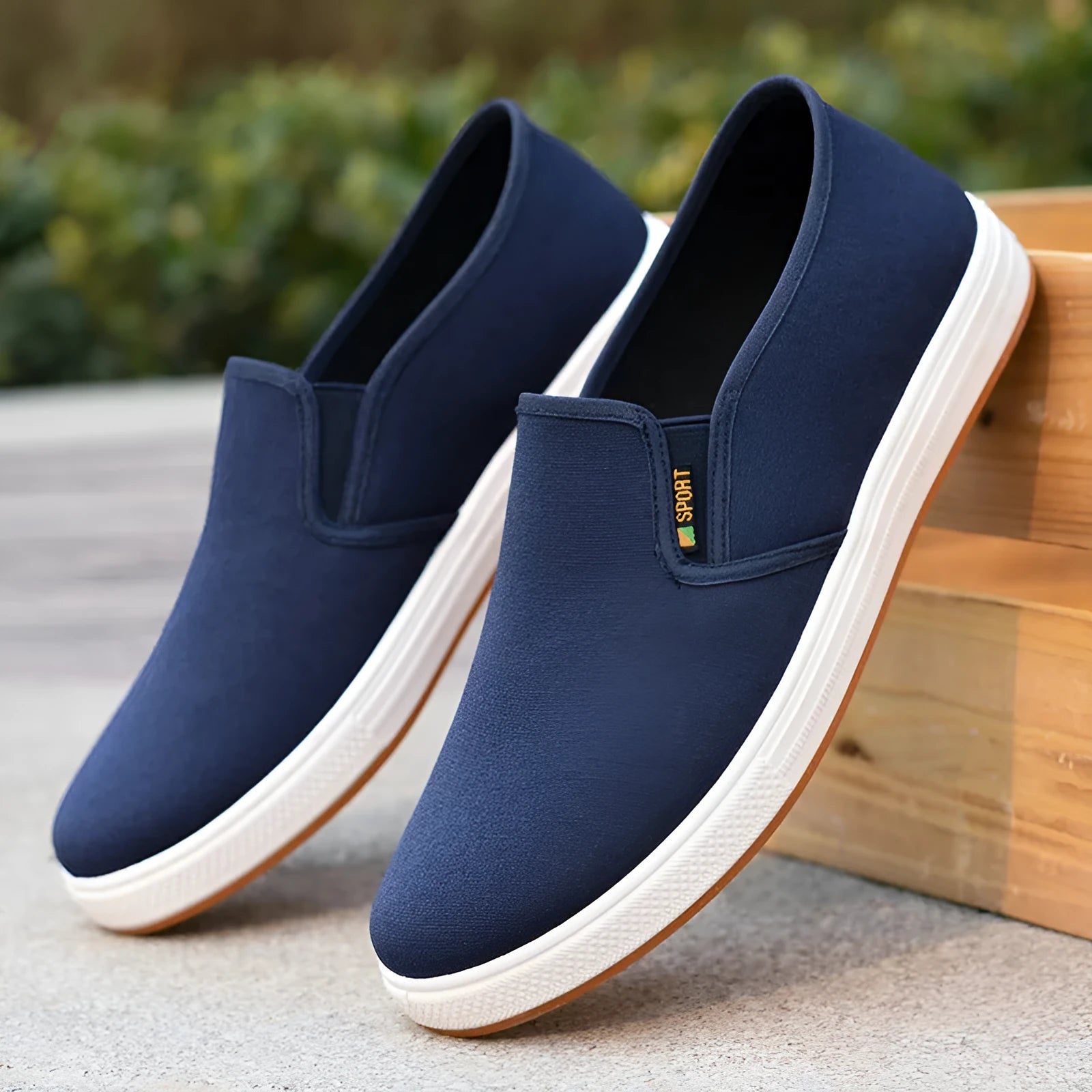 Men's black slip-on canvas cloth shoes with round toe and shallow mouth design