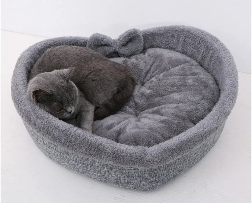 Heart-shaped soft cloth pet bed in grey or pink, sizes M L XL for cats, puppies, and dogs