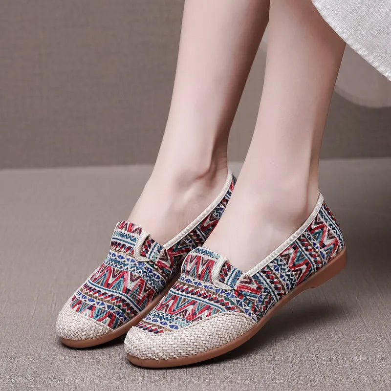 Women's flat heel cloth shoes with shallow mouth, colour stitching, and ethnic style in 6036 red colour