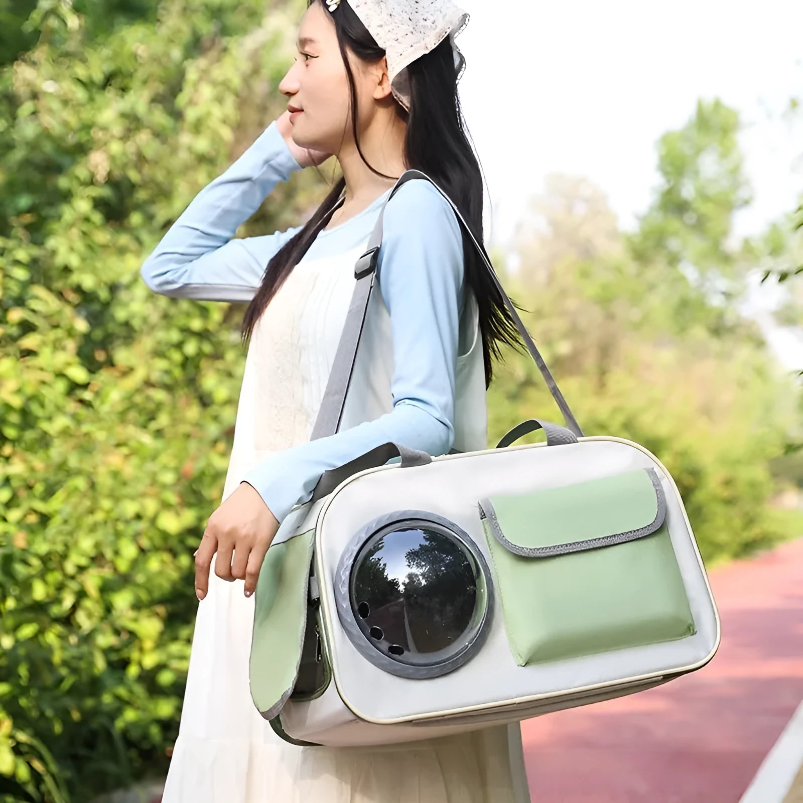Nylon outdoor portable cat backpack in space capsule style, 15-litre capacity, crossbody strap