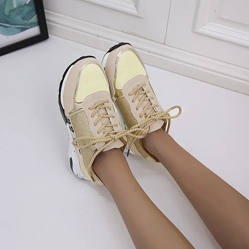Women's lace-up wedge flat sneakers with 3-5cm muffin heel, round toe, artificial PU upper, rubber sole, beige or grey